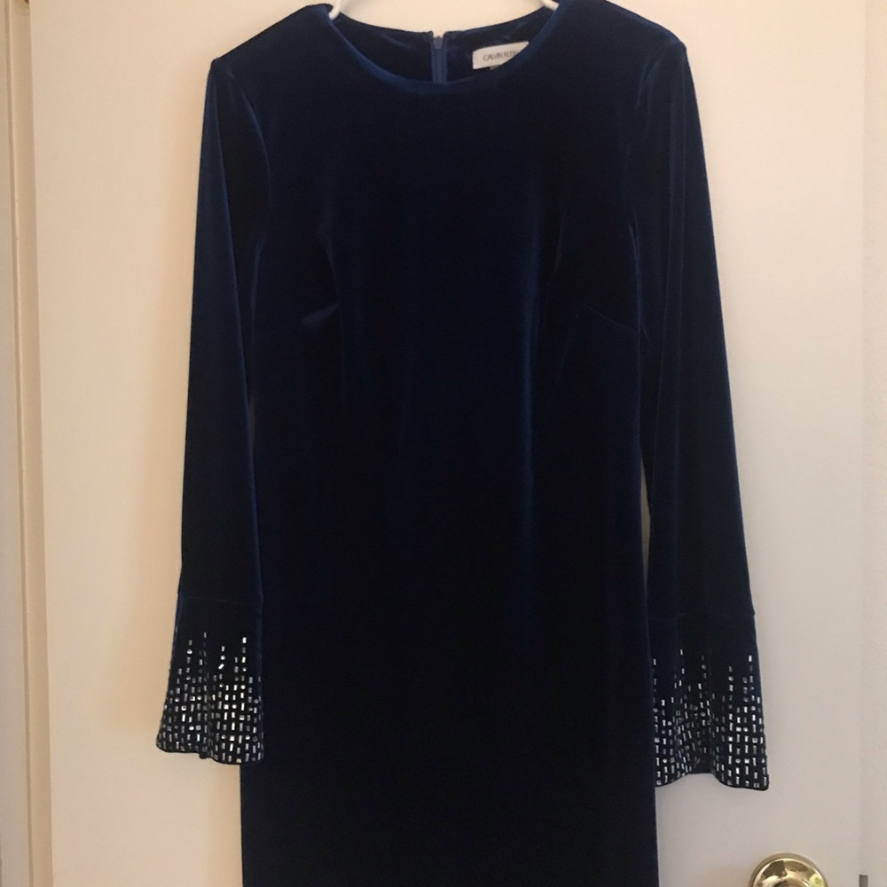 Elegant Navy Blue Velvet Dress with Embellished Sleeves